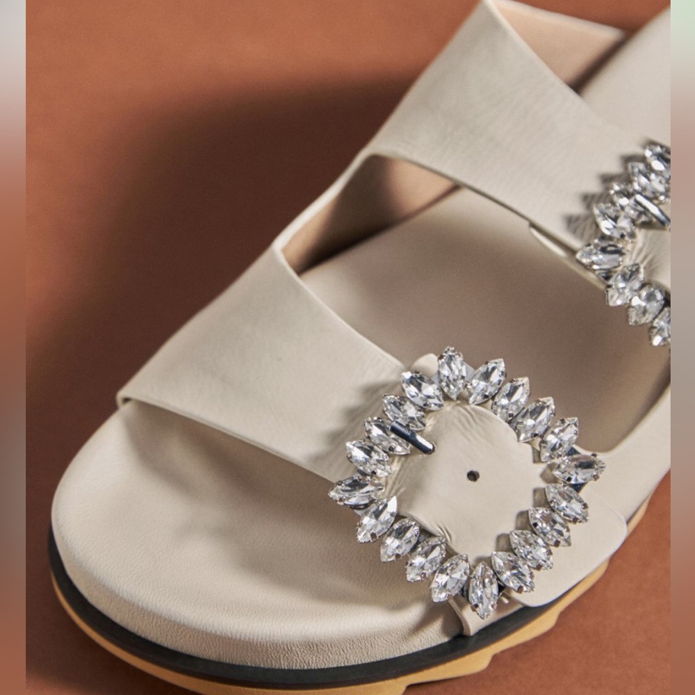 Beautiful and unique Bibi Lou sandals in Ivory, size 38